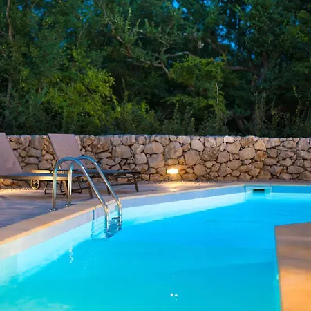 Pearl With Private Pool * Kornić